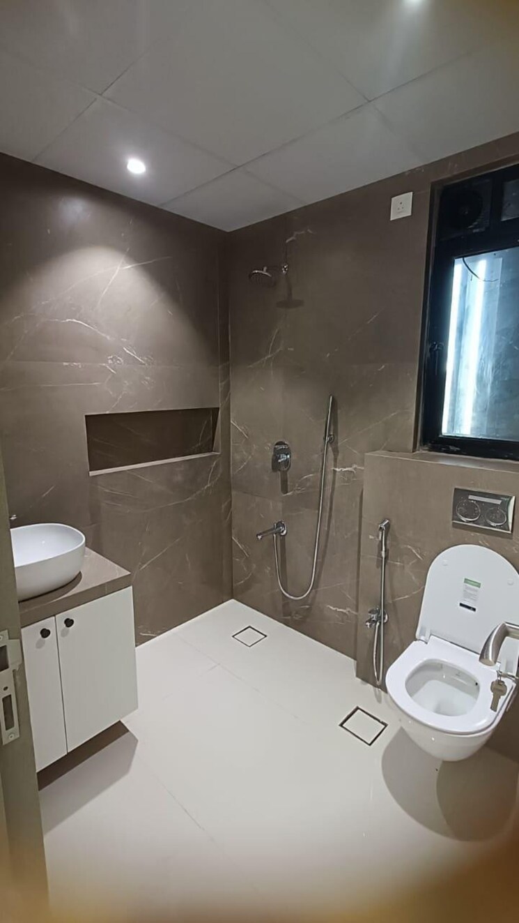 Bathroom, urbania-140-shivaji-park 4 Bedroom 3800 Sq.Ft. Apartment In Dadar West Mumbai 7548792