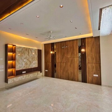 Room in 4 BHK Builder Floor at Ansal API Esencia, Sector 67 – for Sale