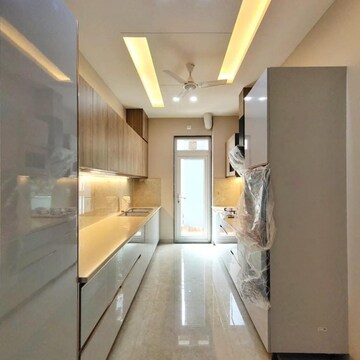 Building Lobby in 4 BHK Builder Floor at Ansal API Esencia, Sector 67 – for Sale
