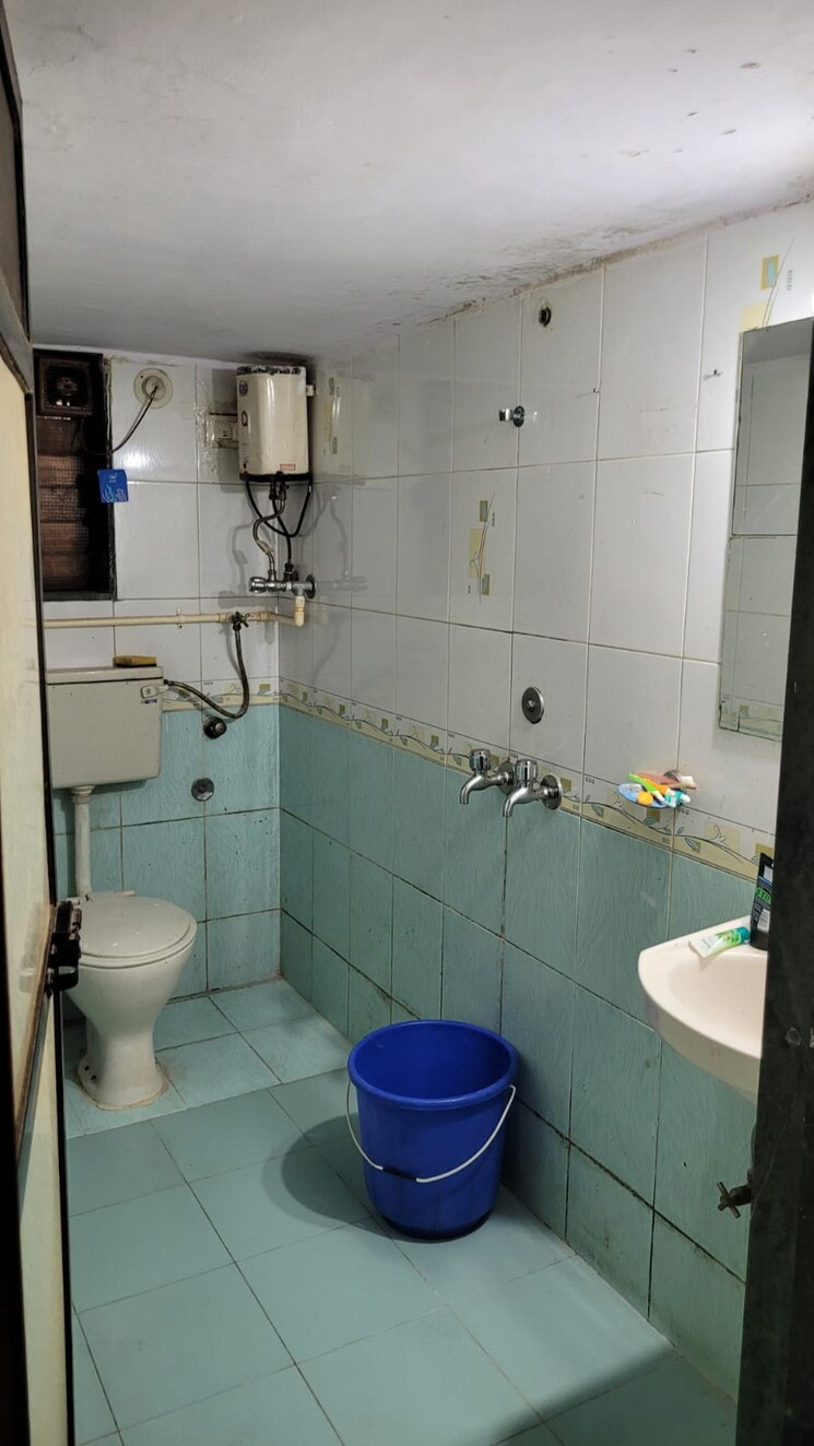 Bathroom, amrut-manthan 1 Bedroom 400 Sq.Ft. Apartment In Vakola Mumbai 7549018