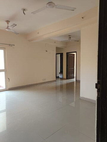 Room in 2 BHK Apartment at Gardenia Golf City, Sector 75 – for Sale
