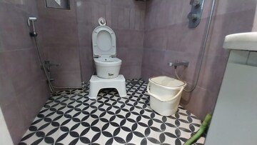 Bathroom in 5 BHK Apartment at Andheri West – for Sale