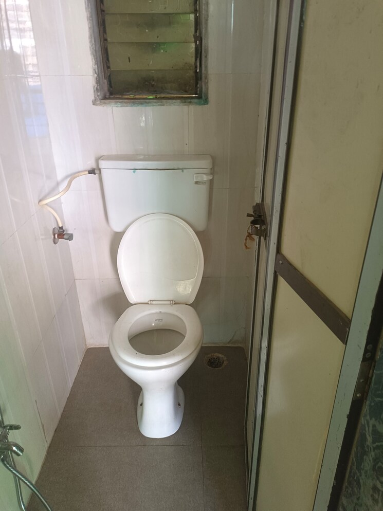 Bathroom, shreeji-heights-apartment 1 Bedroom 650 Sq.Ft. Apartment In Kharghar Navi Mumbai 7549471