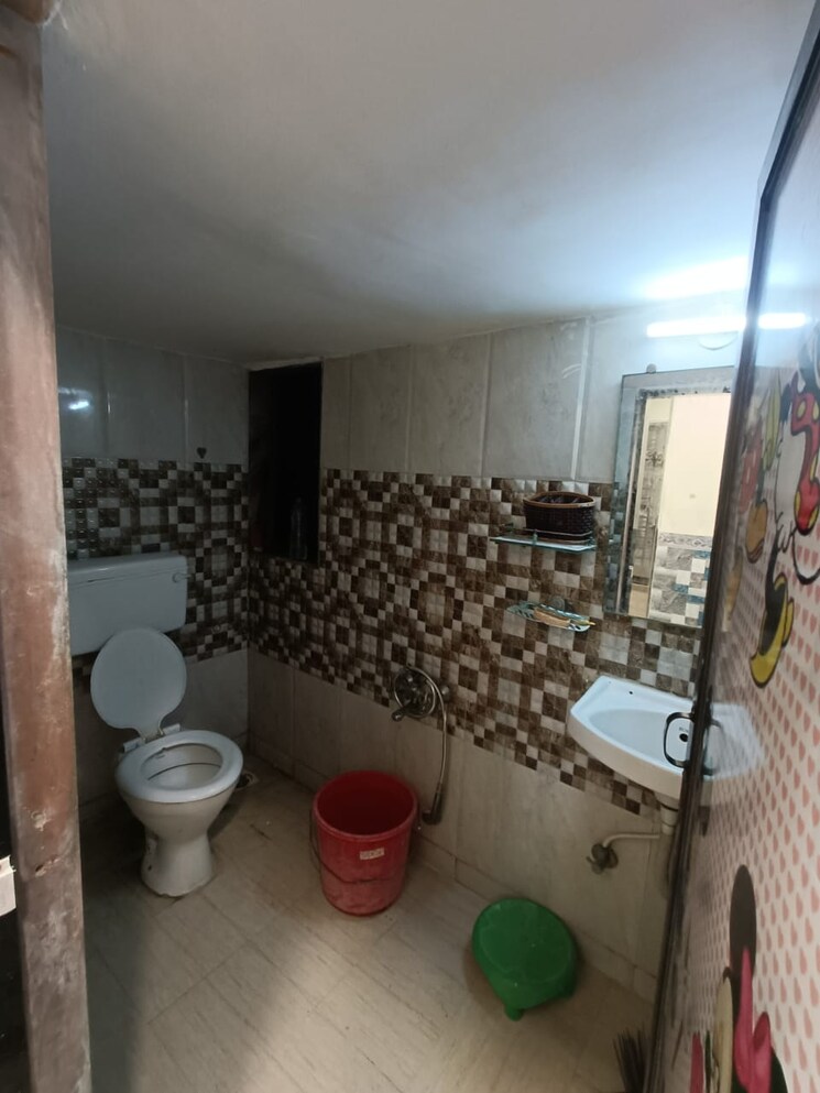 Attached Bathroom, rustomjee-seasons 3 Bedroom 1400 Sq.Ft. Apartment In Bandra East Mumbai 7549497