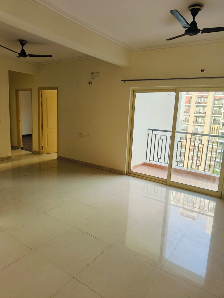 Room, maxblis-white-house 2 Bedroom 990 Sq.Ft. Apartment In Sector 75 Noida 7550069