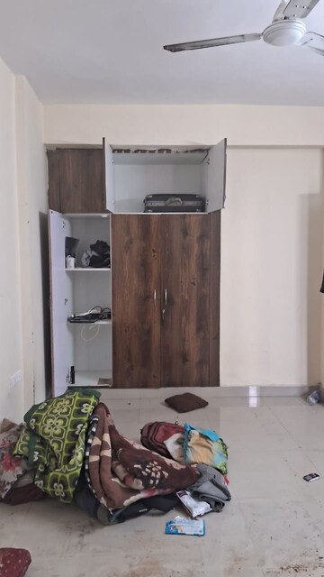 Furnished Amenities in 3 BHK Apartment at Gardenia Gateway, Sector 75 – for Sale