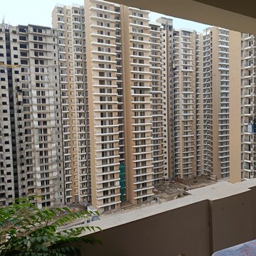 3 BHK Apartment – Exterior View View at Amrapali Silicon City, Sector 76 - for Sale