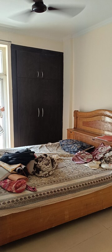 Living Room in 3 BHK Apartment at Amrapali Silicon City, Sector 76 – for Sale
