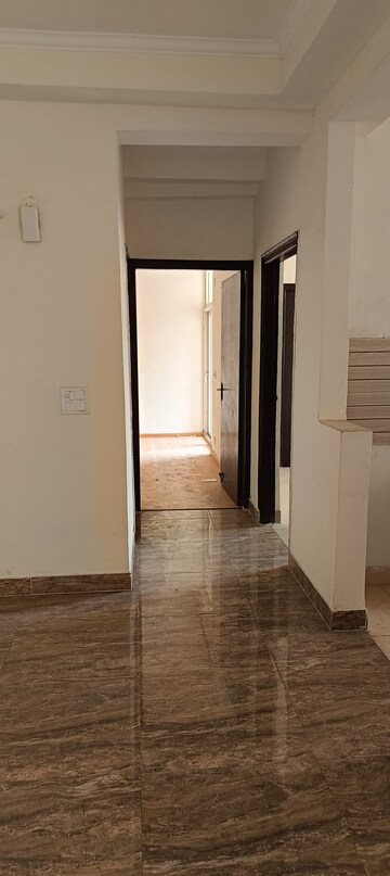 Building Lobby in 3 BHK Apartment at Amrapali Silicon City, Sector 76 – for Sale