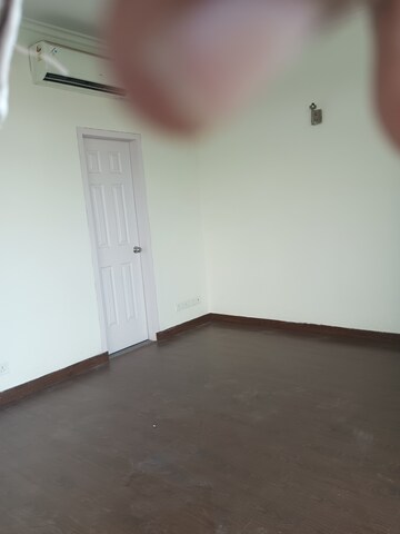 Room in 3 BHK Apartment at Jaypee Greens Pavilion Court Royale, Jaypee Greens – for Sale