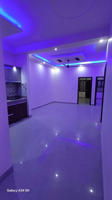 Room in 3 BHK Apartment at Khirwa Jalalpur – for Sale