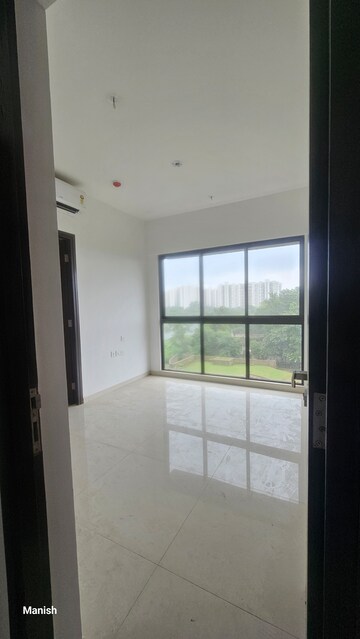 Room in 3 BHK Apartment at Lodha Lakeshore Greens, Dombivli East – for Sale