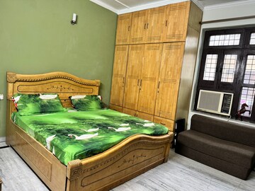 Bedroom in 4 BHK Independent House at Ansal Plaza Sector-23, Sector 23 – for Sale