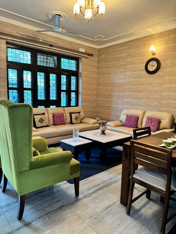Master Bedroom in 4 BHK Independent House at Ansal Plaza Sector-23, Sector 23 – for Sale
