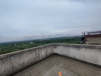 रेसिडेंशियल फ्लैट वर्ग फुट फॉर रीसेल इन नोएडा एक्सट सेक्टर 16 ग्रेटर नोएडा  7551940