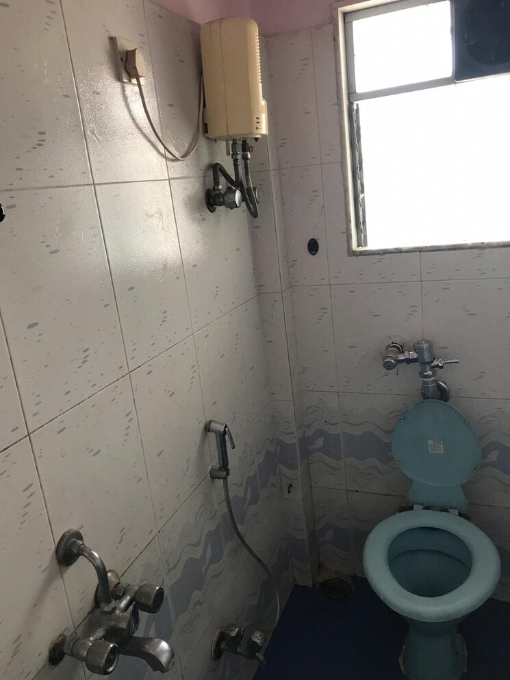 Bathroom, akruti-aneri 3 Bedroom 670 Sq.Ft. Apartment In Andheri East Mumbai 7552626