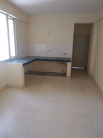 Room in 3 BHK Apartment at Adore Happy Homes Grand, Sector 85 – for Sale