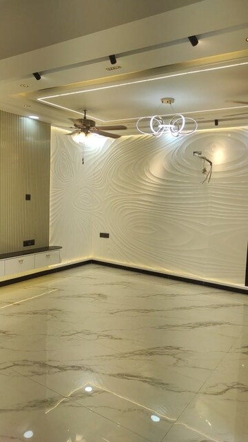 Room in 4 BHK Apartment at Sector 6, Dwarka – for Sale