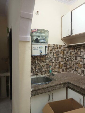 रेसिडेंशियल बिल्डर फ्लोर वर्ग फुट फॉर रेंट इन उत्तम नगर दिल्ली  7553399