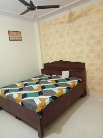 रेसिडेंशियल बिल्डर फ्लोर वर्ग फुट फॉर रेंट इन उत्तम नगर दिल्ली  7553399