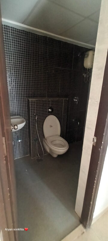 Bathroom in 1.5 BHK Apartment at Lodha Palava City Lakeshore Greens, Dombivli East – for Sale