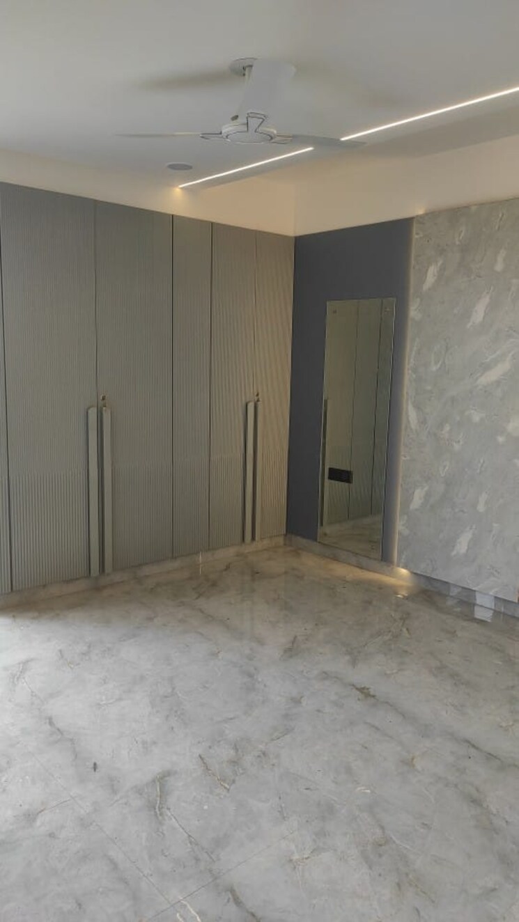 Room, sector 6 dwarka 4 Bedroom 2400 Sq.Ft. Apartment In Sector 6 Dwarka Delhi 7554104