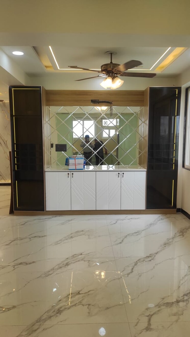 Room, sector 6 dwarka 4 Bedroom 2400 Sq.Ft. Apartment In Sector 6 Dwarka Delhi 7554104