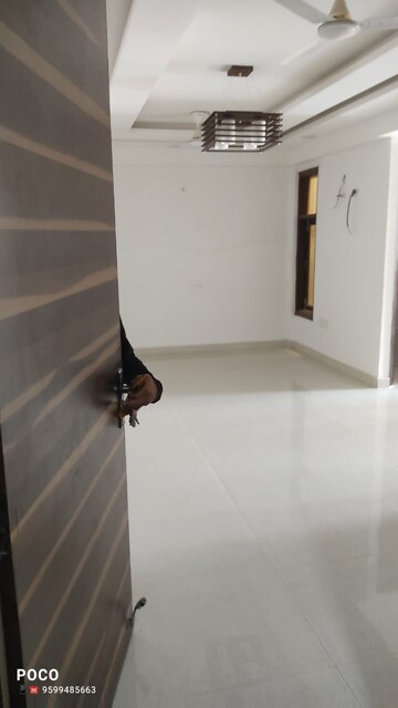 Room in 3 BHK Builder Floor at Mehrauli – for Sale