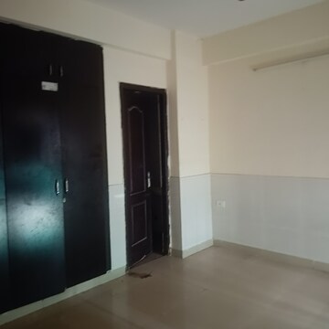 Room in 3 BHK Apartment at Futec Gateway, Sector 75 – for Sale