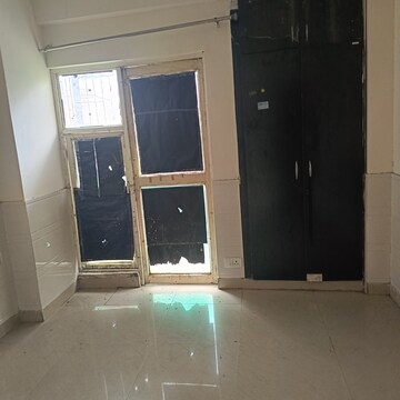 Furnished Amenities in 3 BHK Apartment at Futec Gateway, Sector 75 – for Sale