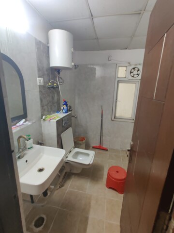 Bathroom in 3 BHK Apartment at Amrapali Silicon City, Sector 76 – for Sale