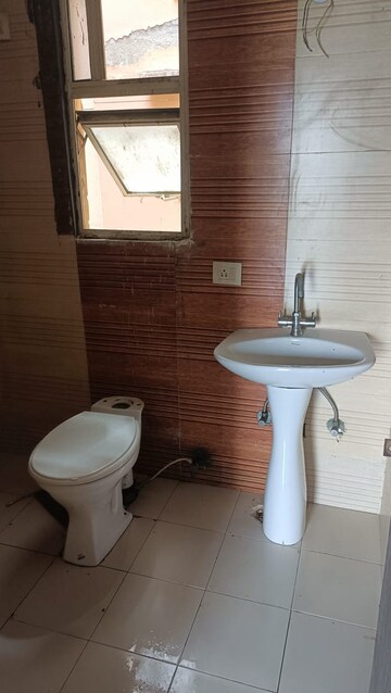 Bathroom in 3 BHK Apartment at Amrapali Silicon City, Sector 76 – for Sale
