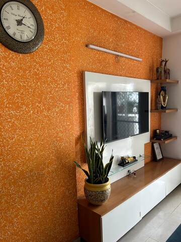 Furnished Amenities in 3 BHK Apartment at Amrapali Silicon City, Sector 76 – for Sale