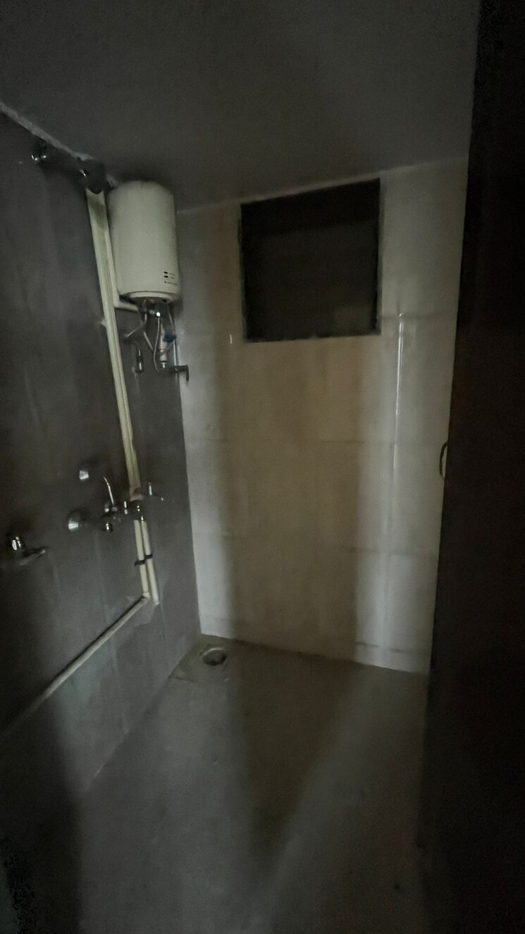 Bathroom, yashraaj-park 2 Bedroom 610 Sq.Ft. Apartment In Ghodbunder Road Thane 7555051