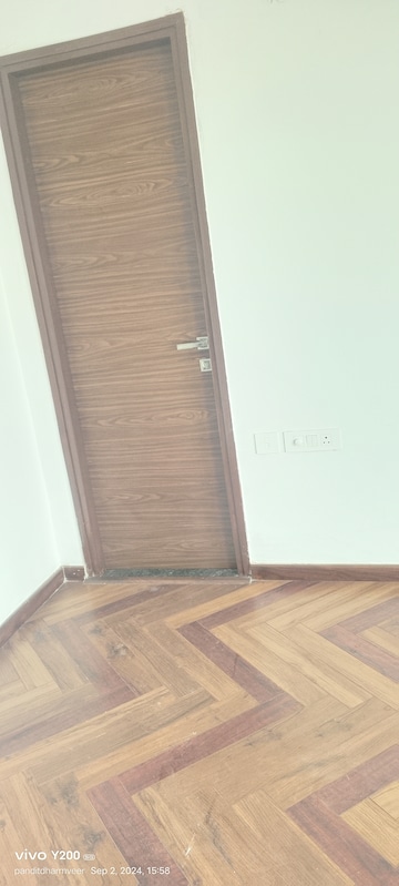 Room in 3 BHK Apartment at Tata Eureka Park Phase 2, Sector 150 – for Sale