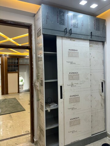 Furnished Amenities in 3 BHK Builder Floor at Shakti Khand iv – for Sale