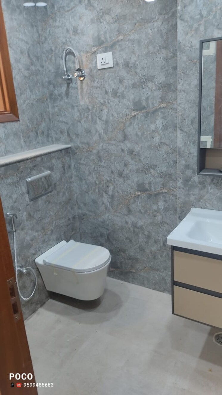 Bathroom, chattarpur 3 Bedroom 1100 Sq.Ft. Builder Floor In Chattarpur Delhi 7555247