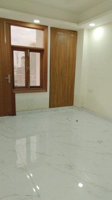 Room in 1 BHK Builder Floor at Chattarpur – for Sale