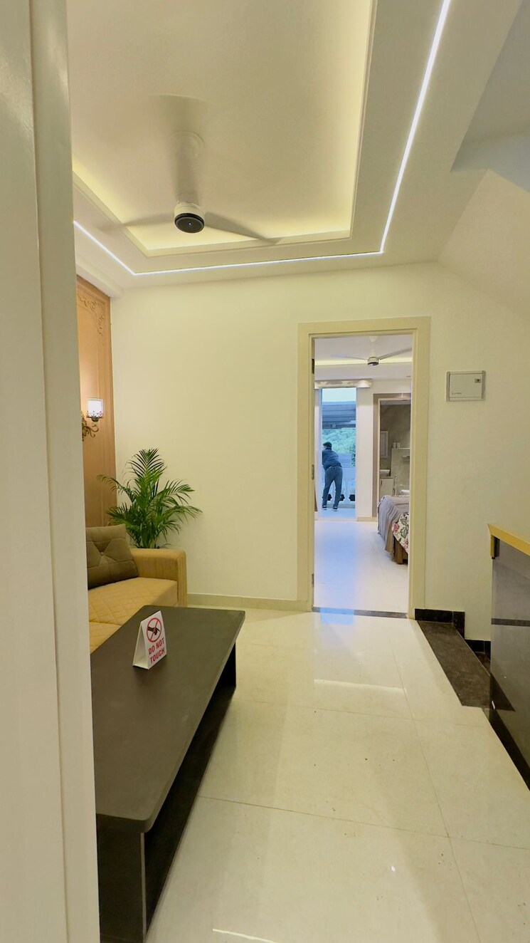 Room, sector 82 3 Bedroom 1755 Sq.Ft. Villa In Sector 82 Noida 7555527