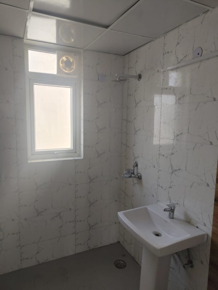 Bathroom, urbtech-hilston 2.5 Bedroom 1310 Sq.Ft. Apartment In Sector 79 Noida 7555584
