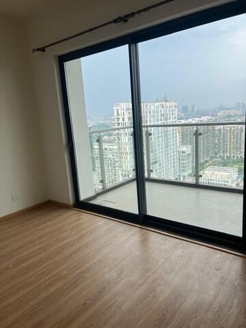Room in 3.5 BHK Apartment at M3M Latitude, Sector 65 – for Sale