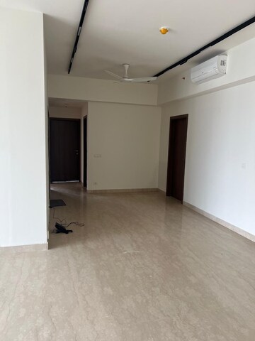 Room in 3.5 BHK Apartment at M3M Latitude, Sector 65 – for Sale