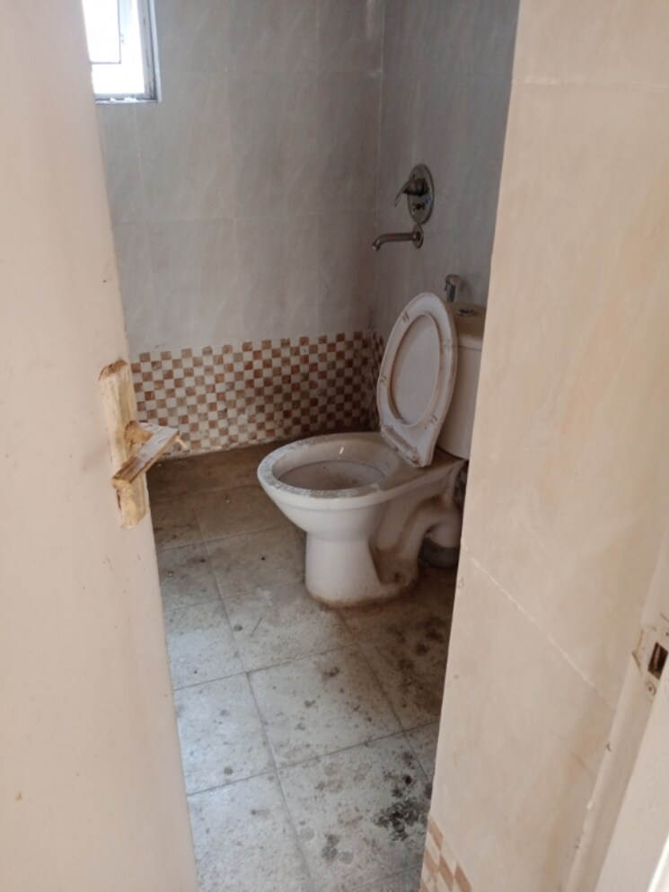 Bathroom, sidhartha-ncr-green 3 Bedroom 1435 Sq.Ft. Apartment In Sector 95 Gurgaon 7556177