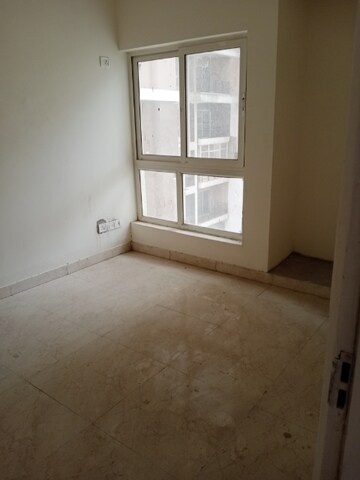 Room in 3 BHK Apartment at Sidhartha NCR Green, Sector 95 – for Sale