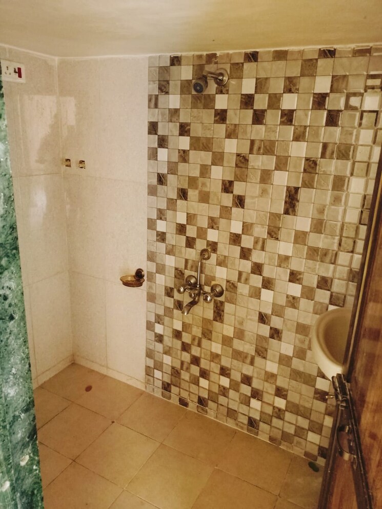 Bathroom, lucky-atharva-apartment 2 Bedroom 970 Sq.Ft. Apartment In Kasheli Thane 7556184