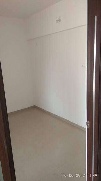 रेसिडेंशियल फ्लैट वर्ग फुट फॉर रेंट इन हडापसर पुणे  7556245