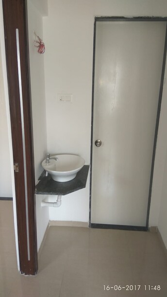 रेसिडेंशियल फ्लैट वर्ग फुट फॉर रेंट इन हडापसर पुणे  7556245