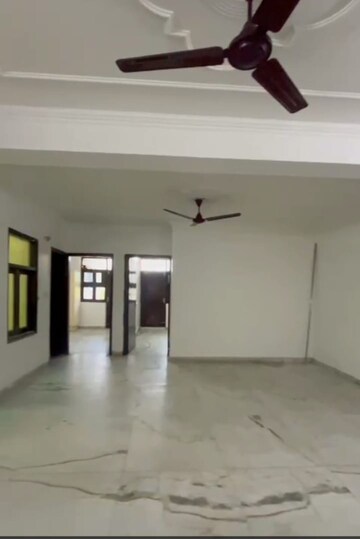 Room in 4 BHK Apartment at Sector 22 Dwarka – for Sale
