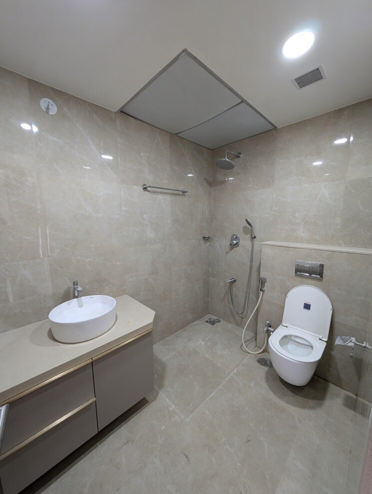 Bathroom, kohinoor-square-altissimo 3 Bedroom 1900 Sq.Ft. Apartment In Dadar West Mumbai 7556281