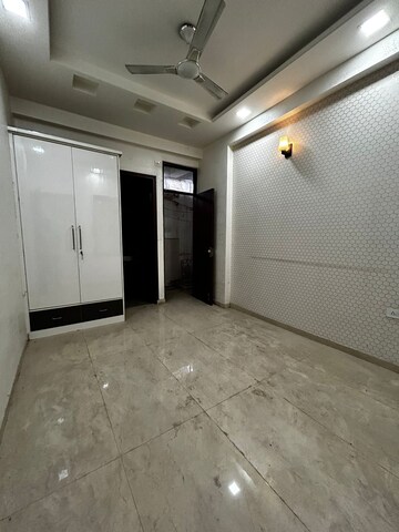 Room in 3 BHK Builder Floor at Niti Khand – for Sale